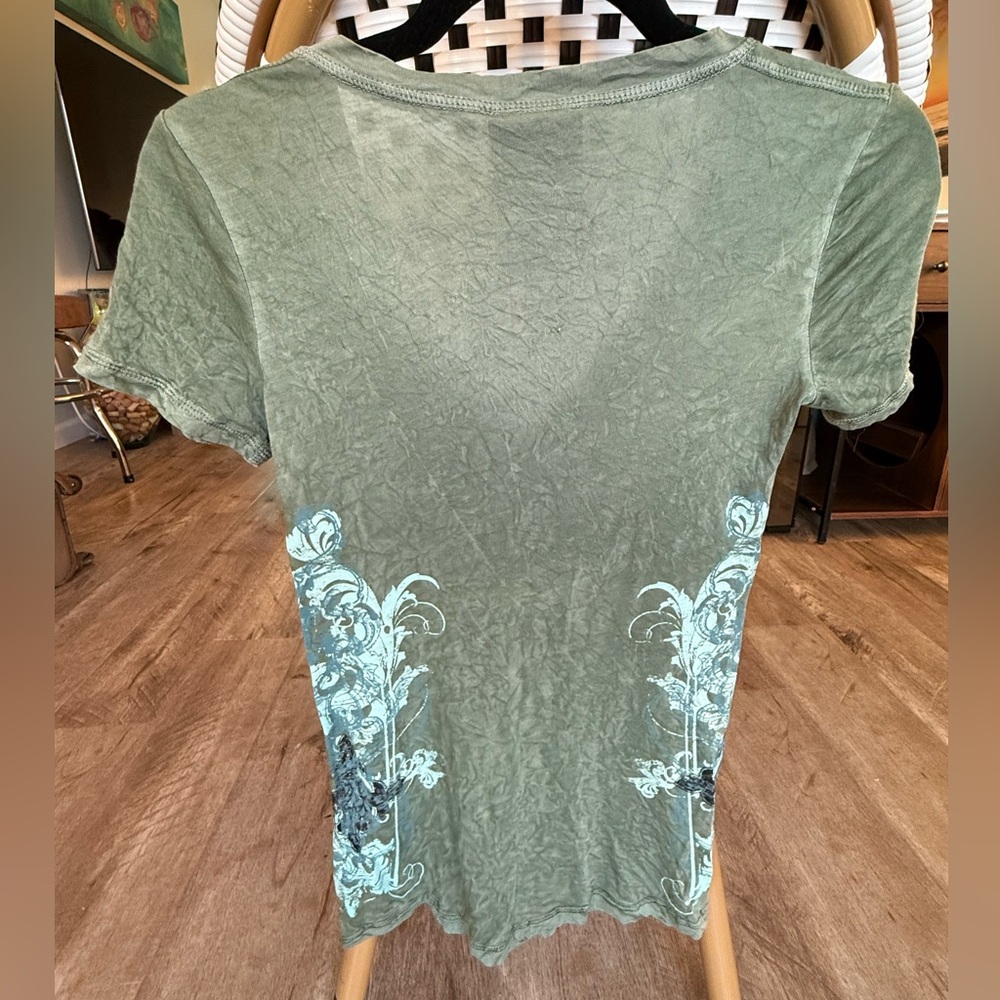 Vintage Y2K Crash and Burn Women's Green/Aqua Graphic Sequin V-Neck Top Size M - Picture 2 of 5